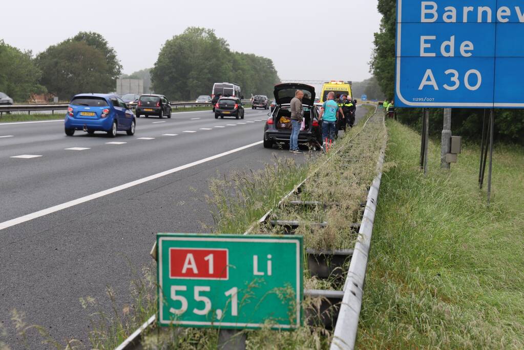 Kop-staart aanrijding tussen twee auto's
