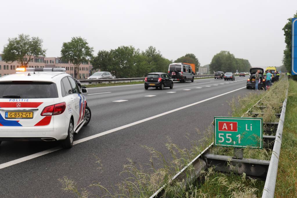 Kop-staart aanrijding tussen twee auto's