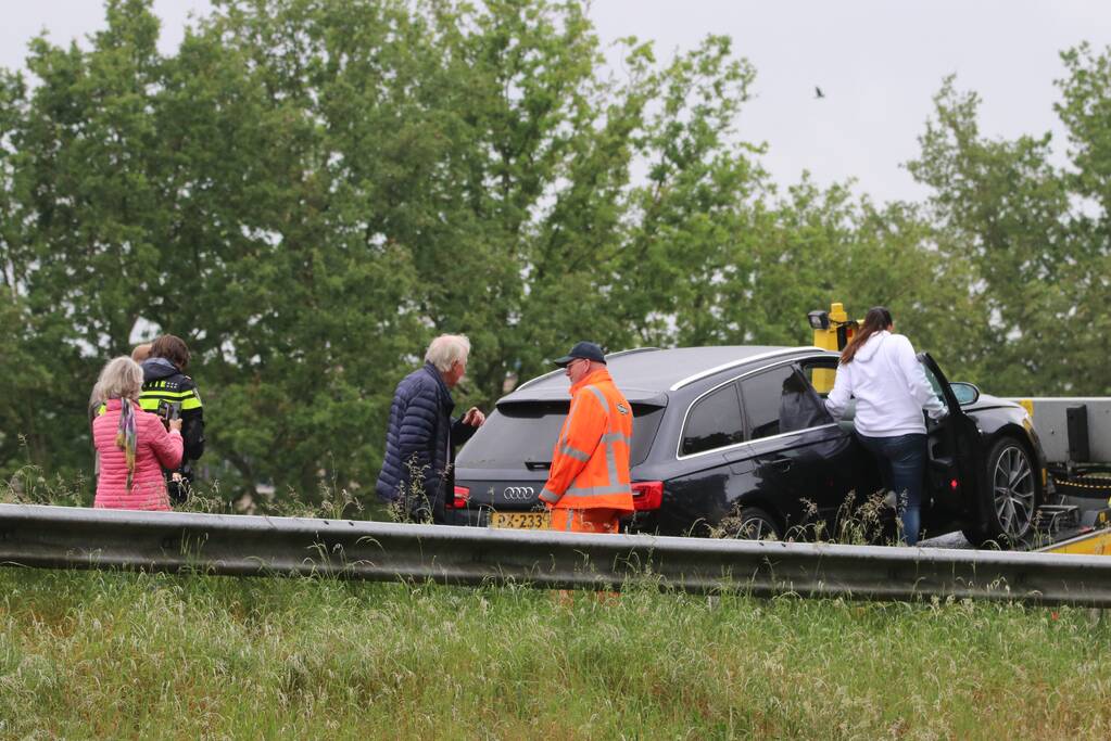 Kop-staart aanrijding tussen twee auto's