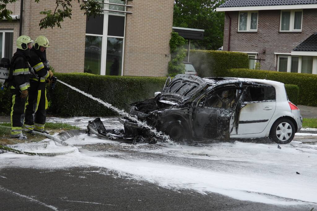 Auto verwoest door brand