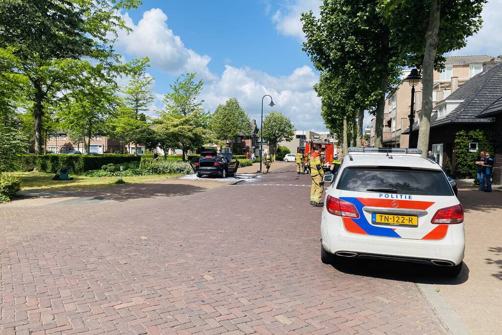 Auto volledig uitgebrand