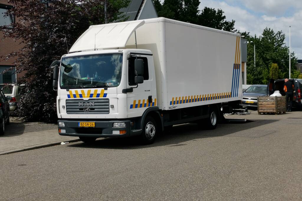 Inval bij leverancier grootschalige hennepteelt