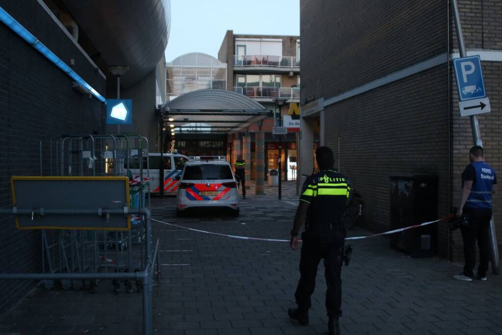Zwaargewonde na steekpartij bij winkelcentrum