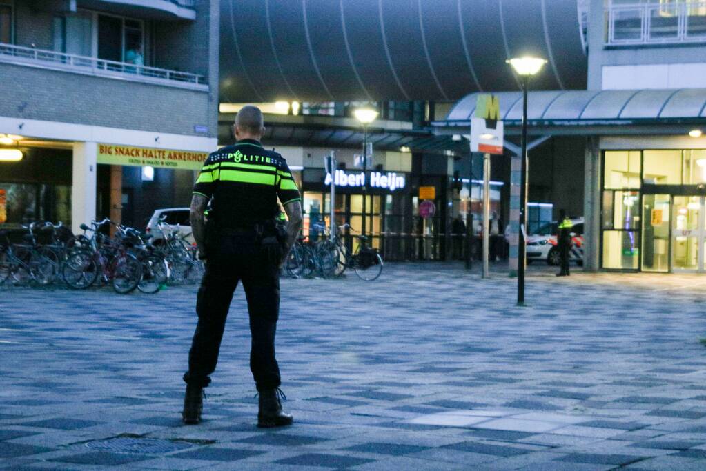Zwaargewonde na steekpartij bij winkelcentrum