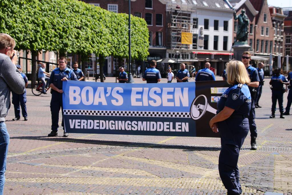 Handhavers komen in actie voor verdedingsmiddelen