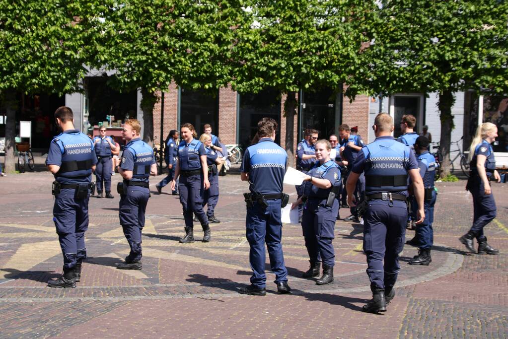 Handhavers komen in actie voor verdedingsmiddelen