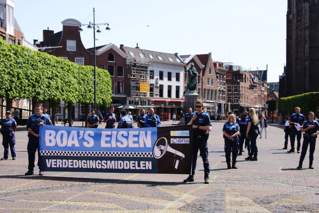 Handhavers komen in actie voor verdedingsmiddelen