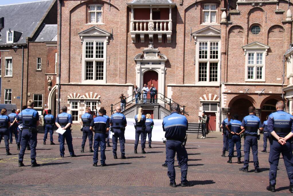 Handhavers komen in actie voor verdedingsmiddelen
