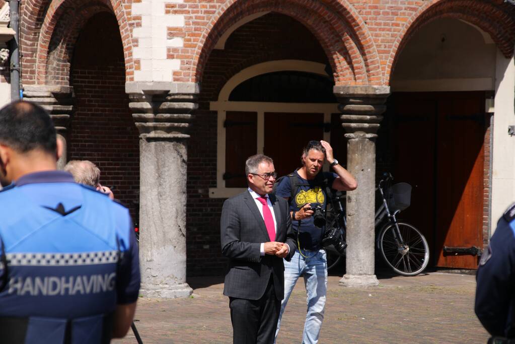 Handhavers komen in actie voor verdedingsmiddelen