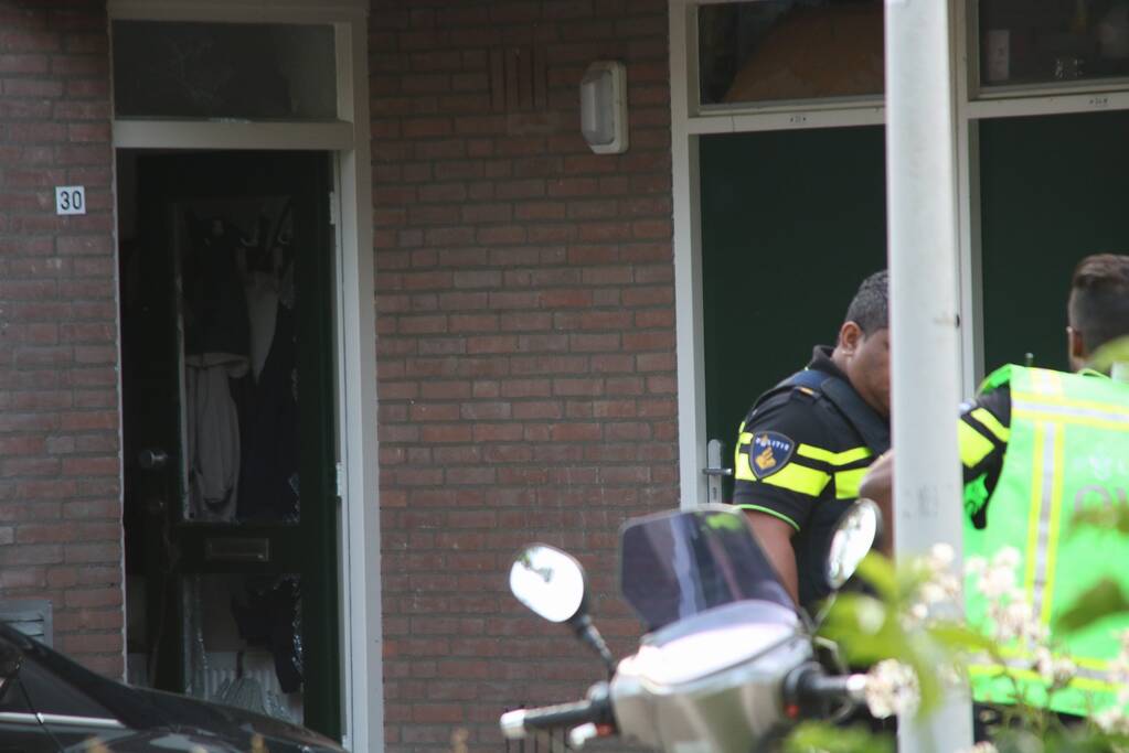 Zwaar vuurwerk verwoest voordeur