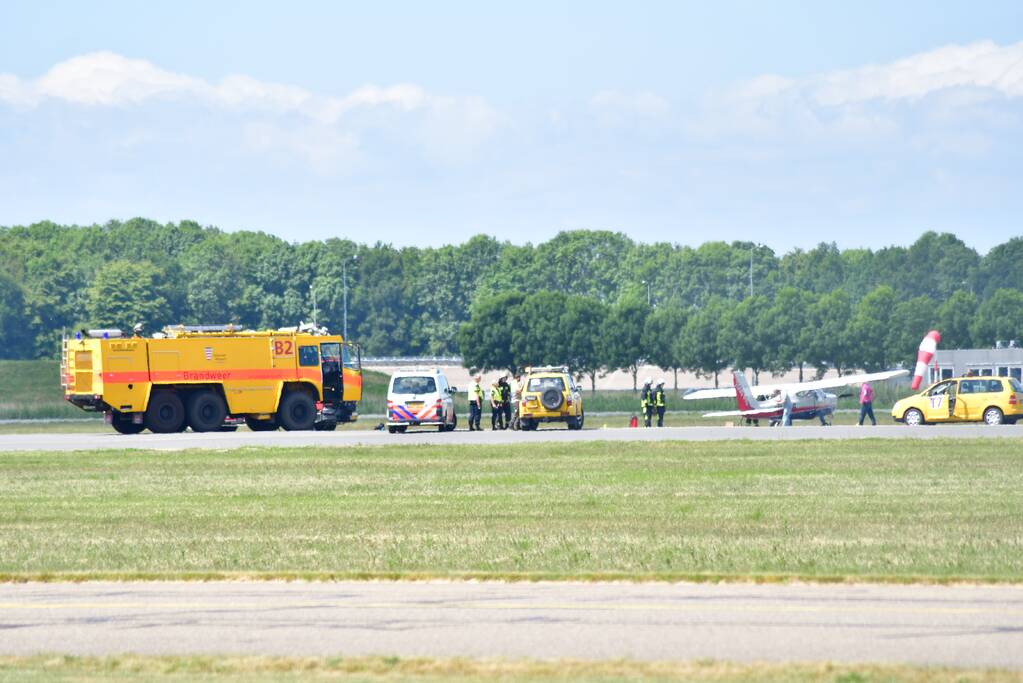 Sportvliegtuig maakt noodlanding op Lelystad Airport
