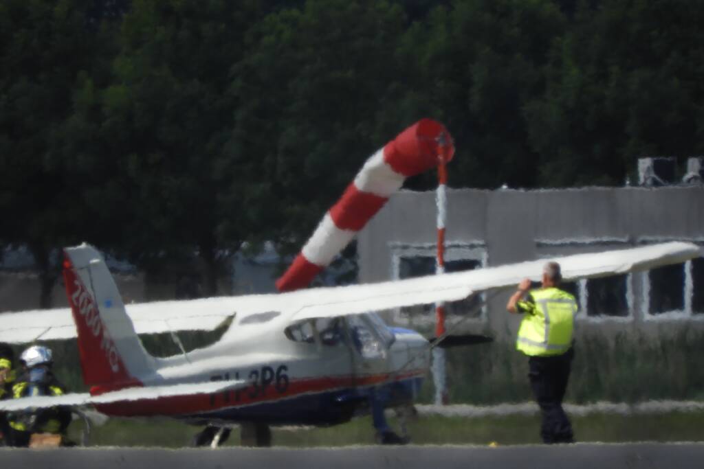 Sportvliegtuig maakt noodlanding op Lelystad Airport