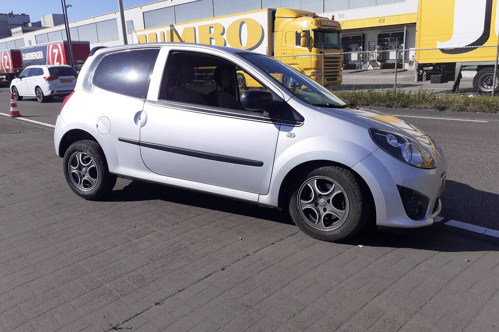 Ongeval tussen vrachtwagen en personenauto