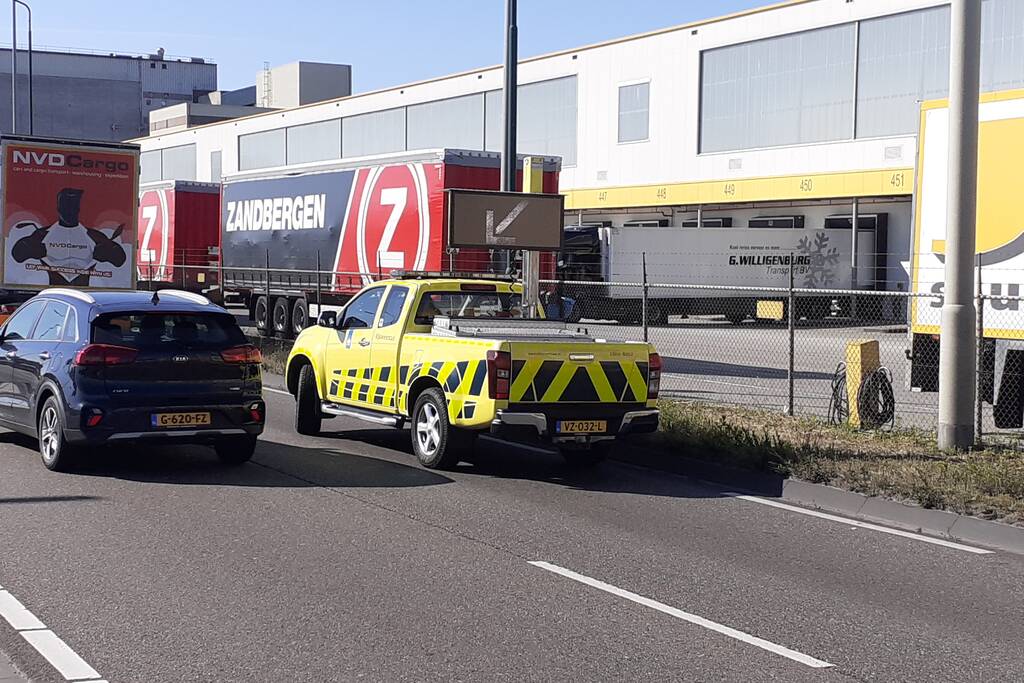 Ongeval tussen vrachtwagen en personenauto