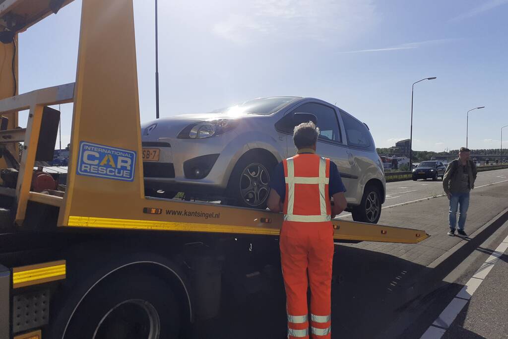 Ongeval tussen vrachtwagen en personenauto