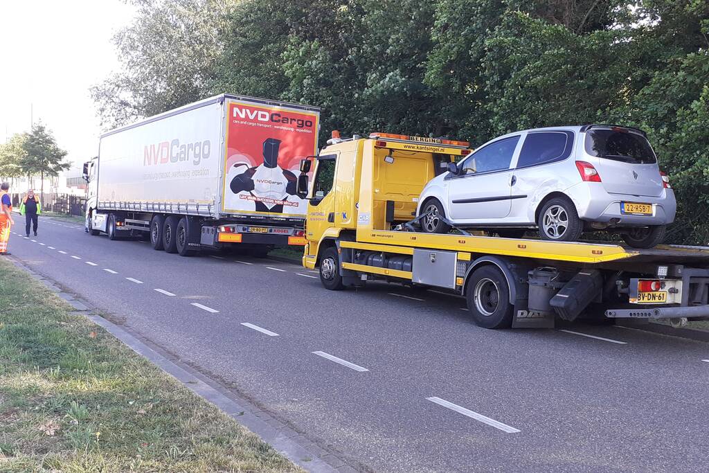 Ongeval tussen vrachtwagen en personenauto