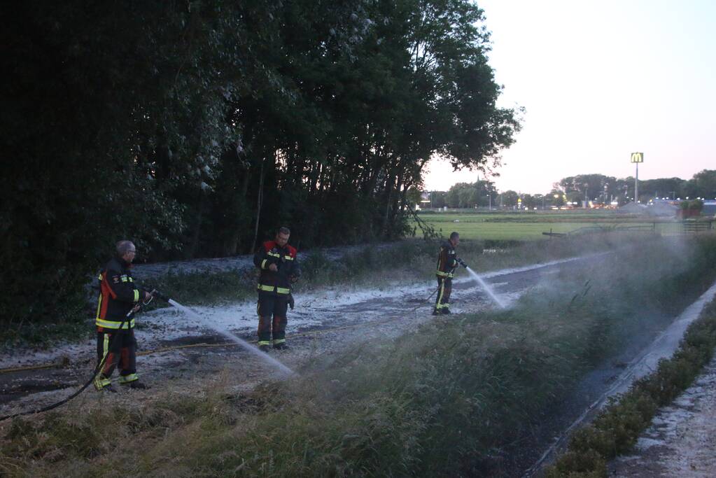 Bermbrand snel onder controle