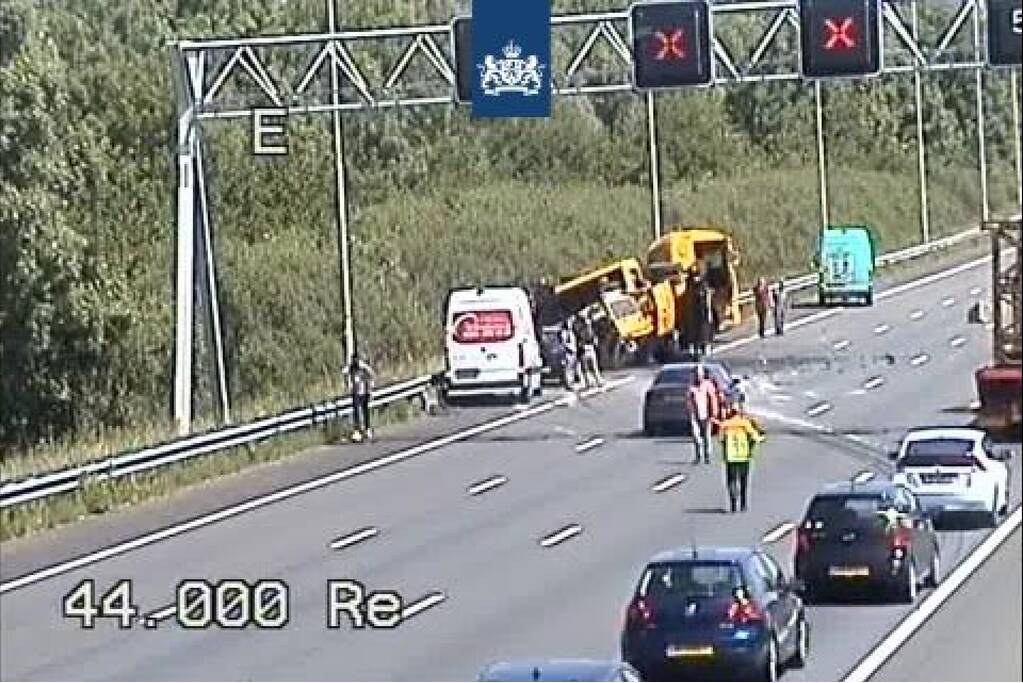 Drie rijstroken dicht na ongeval