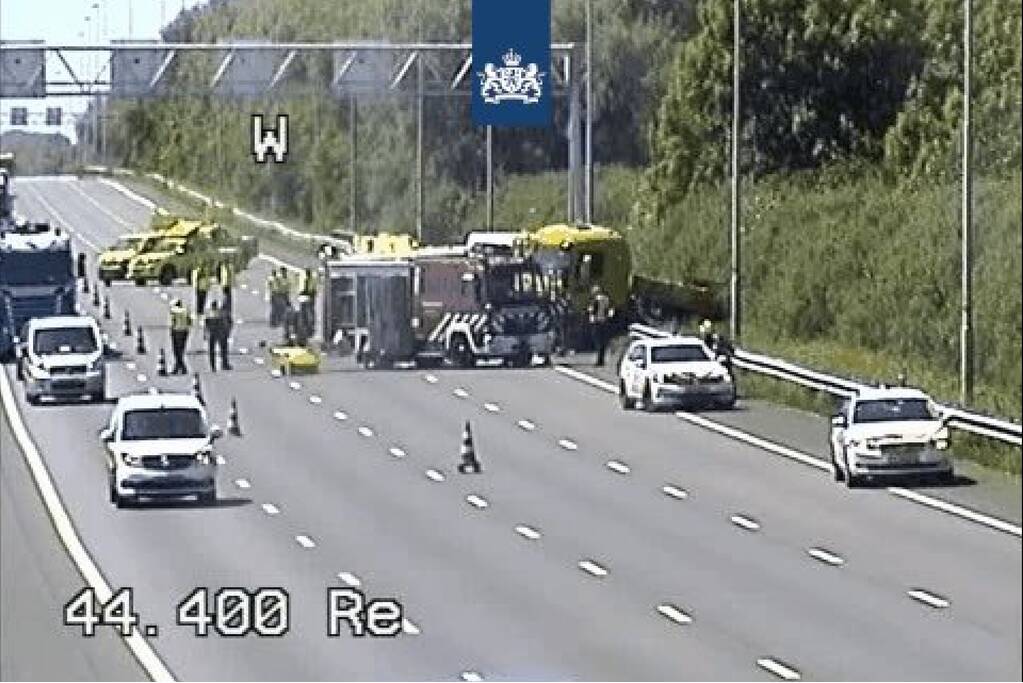 Drie rijstroken dicht na ongeval