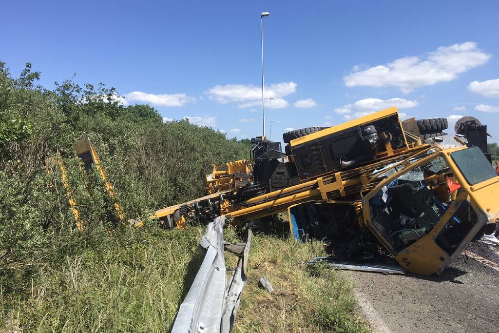 Drie rijstroken dicht na ongeval