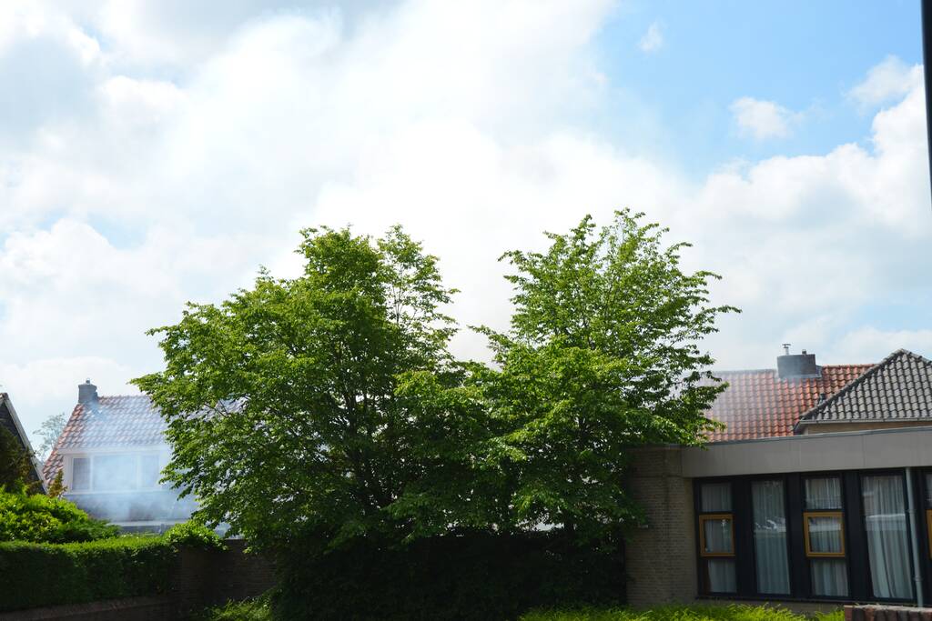 Flinke rookontwikkeling bij uitslaande schuurbrand