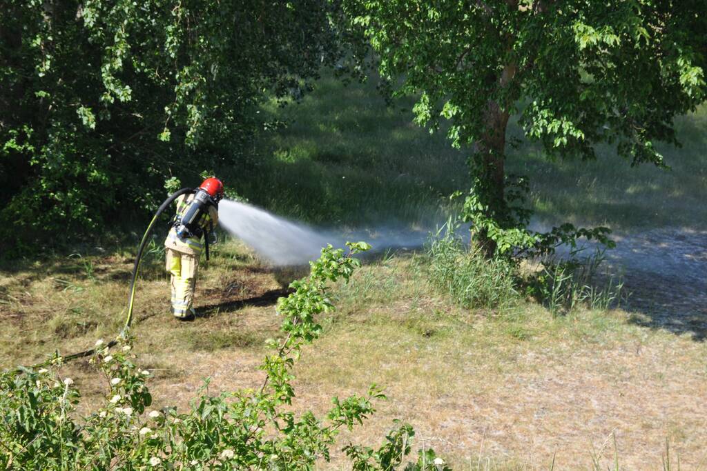 Bermbrand snel onder controle