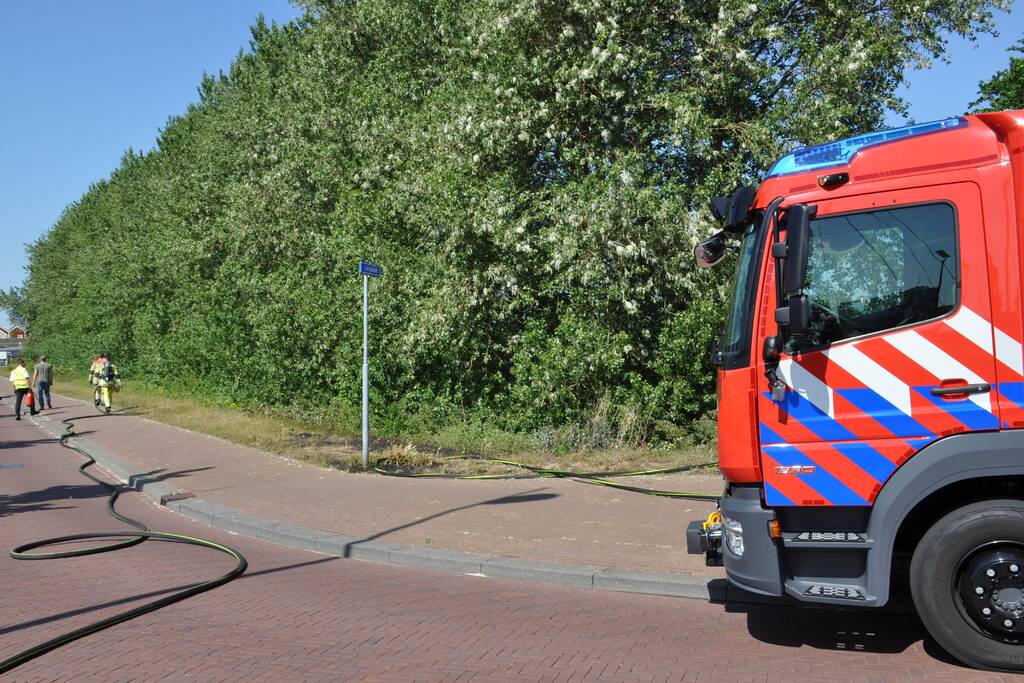 Bermbrand snel onder controle