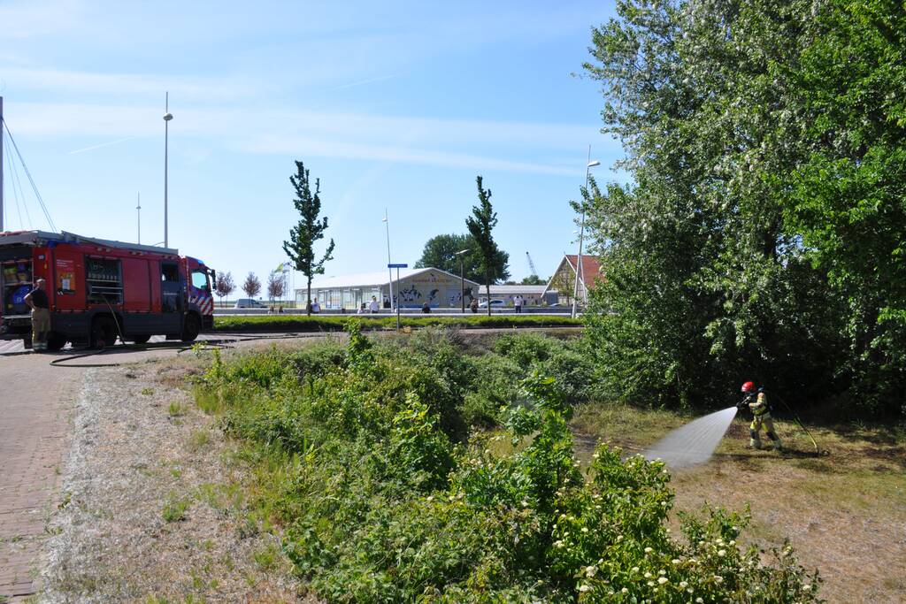 Bermbrand snel onder controle