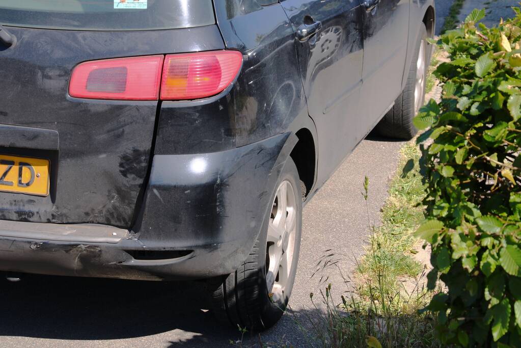 Scooterrijder gewond na botsing met personenauto