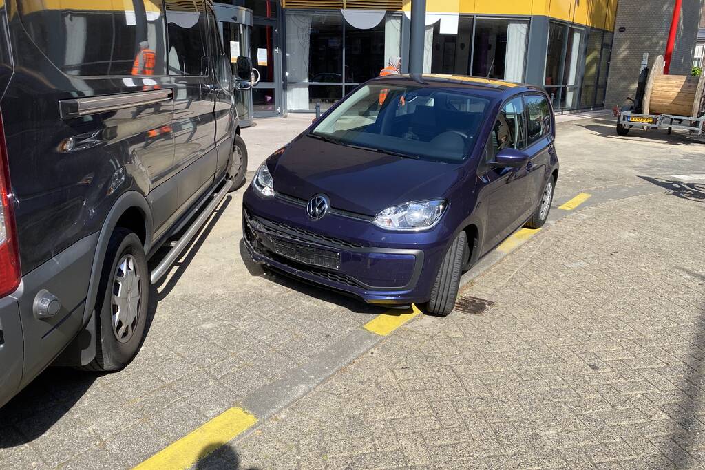 Scooterrijder gewond na aanrijding met auto