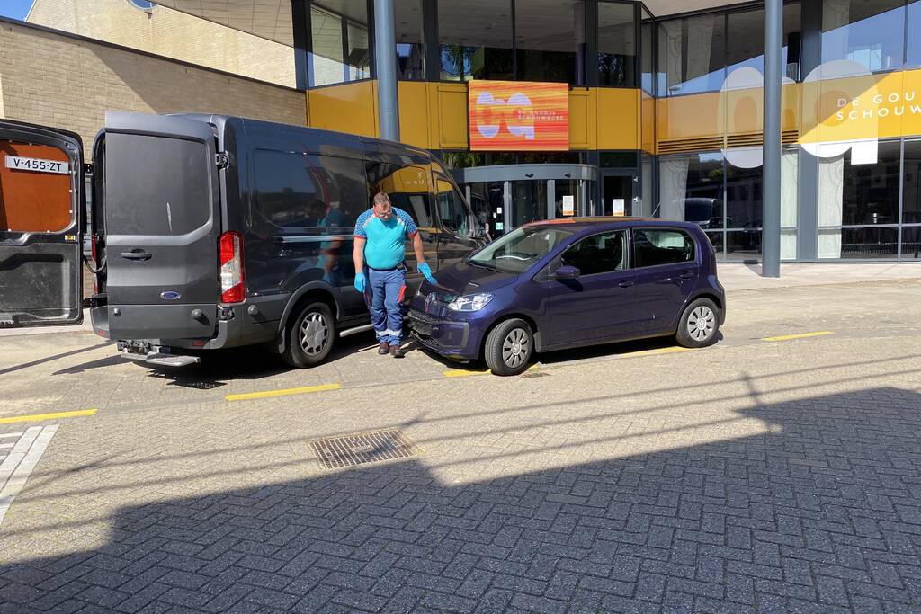 Scooterrijder gewond na aanrijding met auto