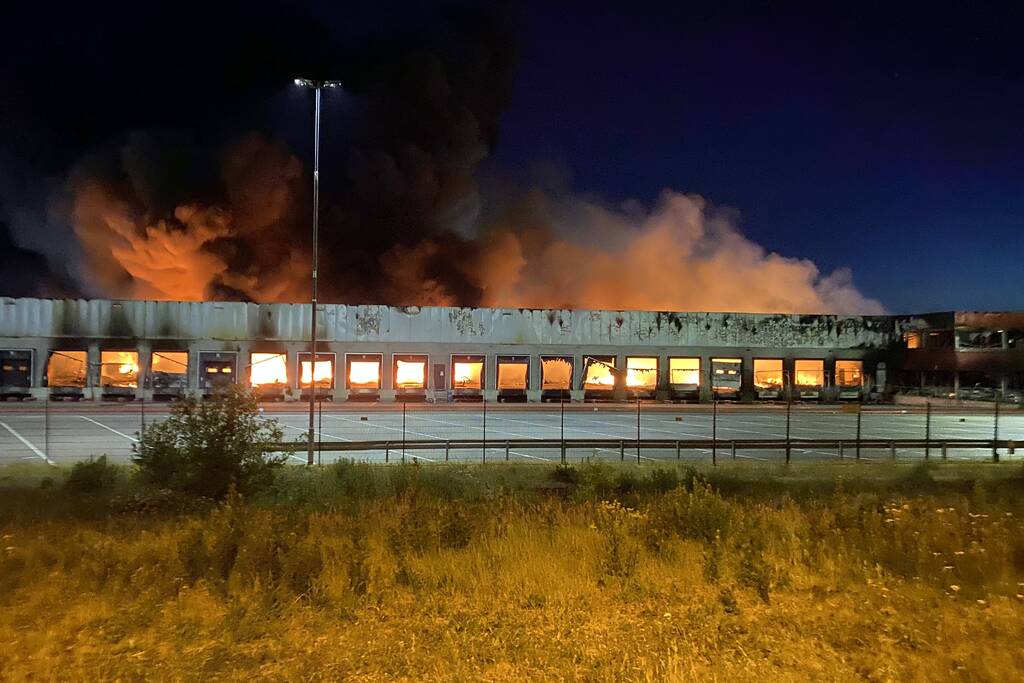 Zeer grote brand bij transportbedrijf