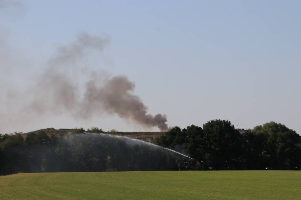 Flinke rookontwikkeling bij brand op vuilstort
