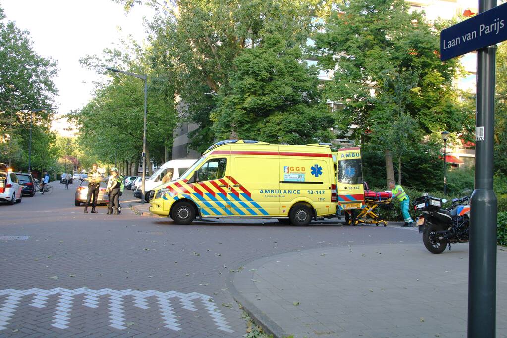 Scooterrijder gewond na botsing op rotonde
