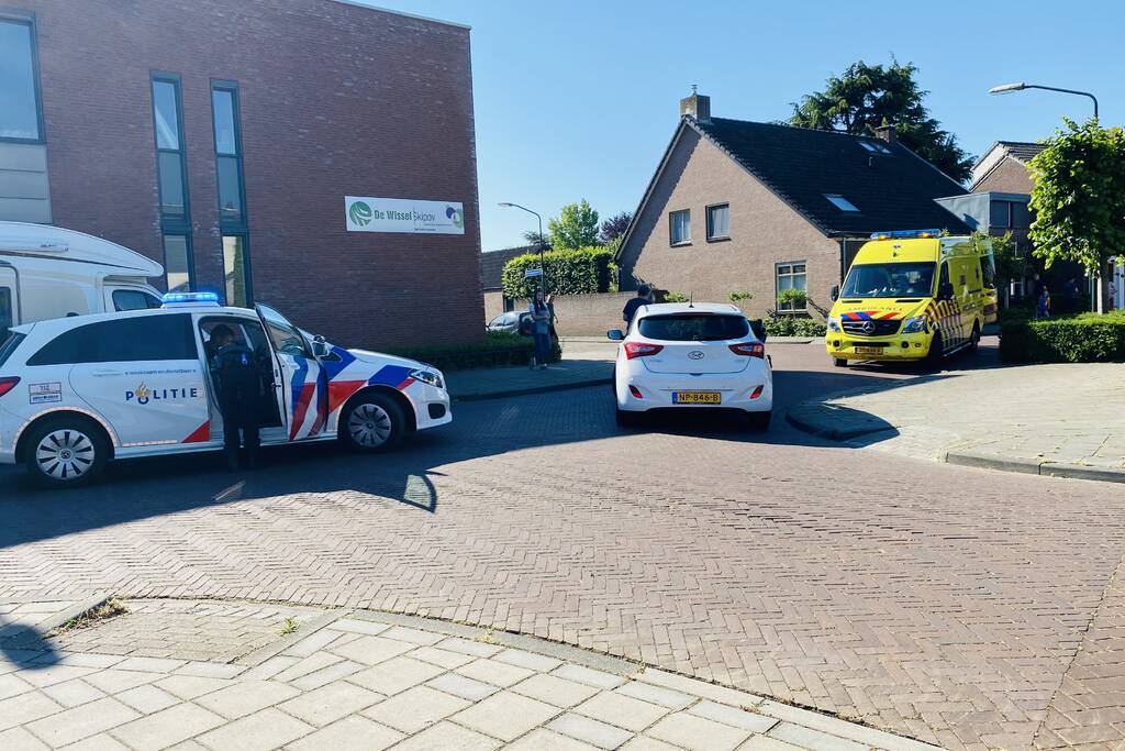 Fietsster gewond na aanrijding met auto