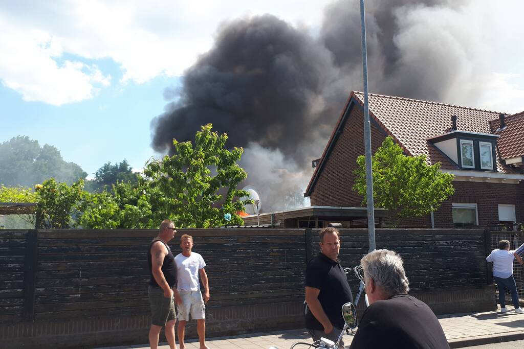 Veel rook bij brand in meerdere schuren