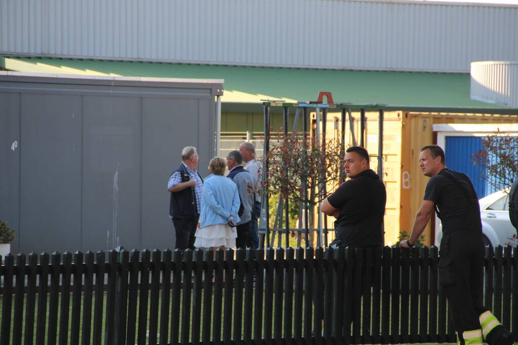 Grote schade aan bedrijfspand door overslaande containerbrand