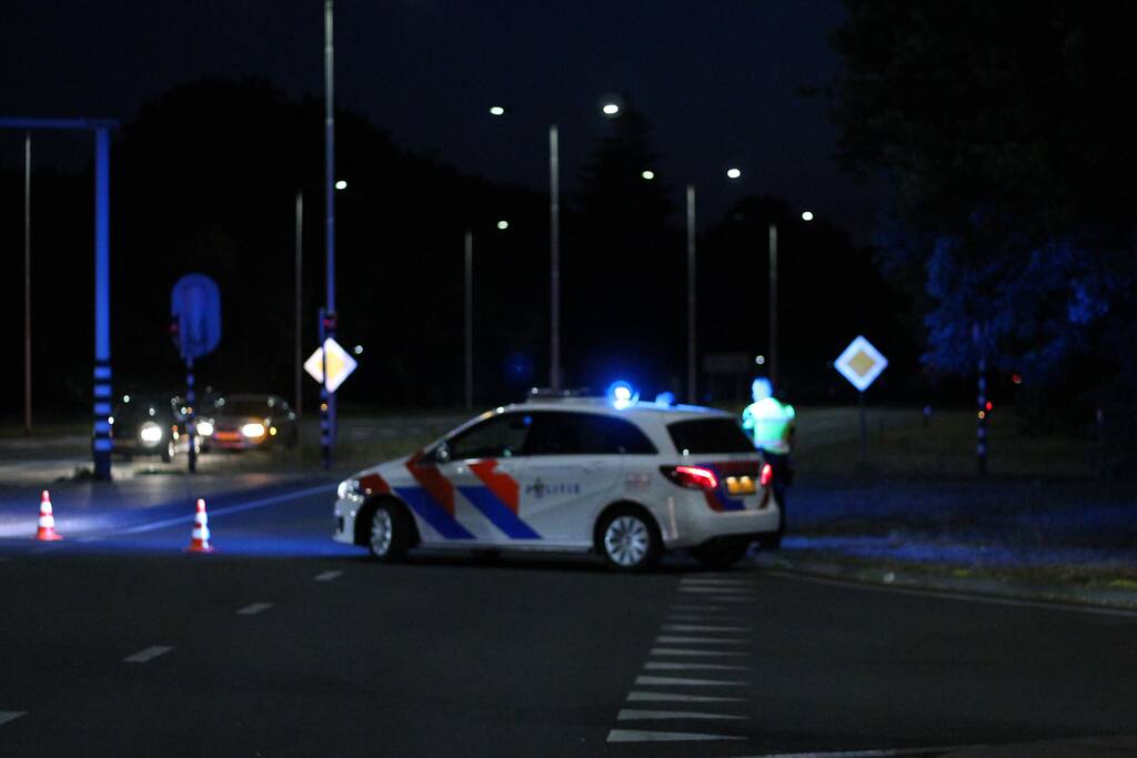Automobilist (18) overleden na crash tegen boom