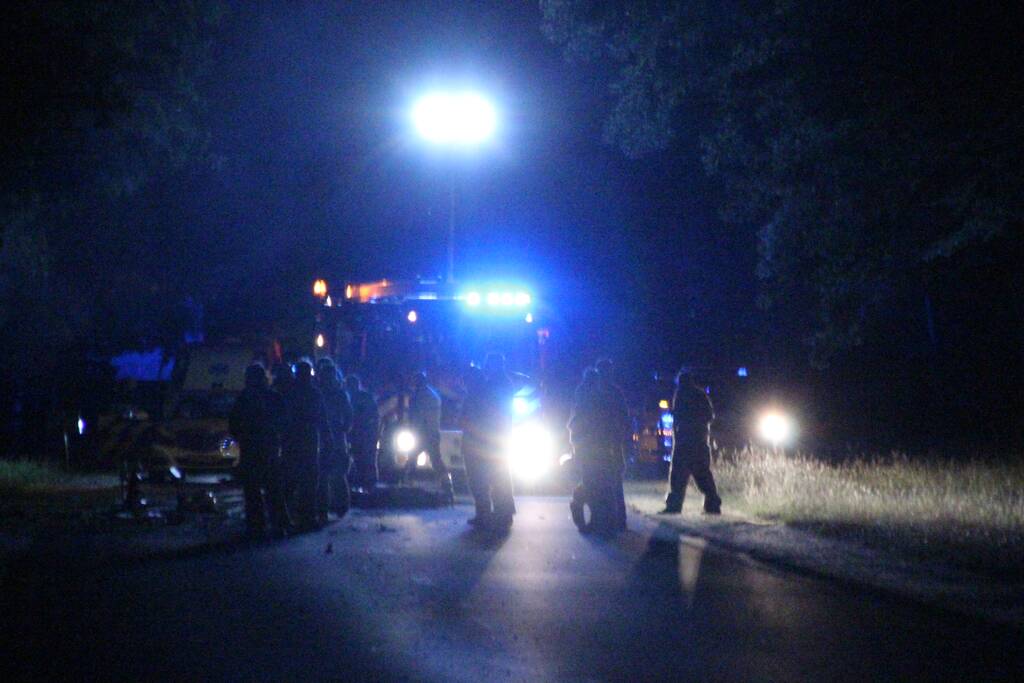 Automobilist (18) overleden na crash tegen boom