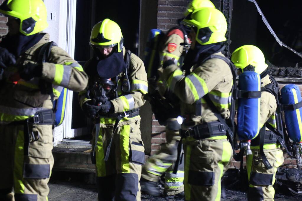 Veel schade aan woning door brandende scooter