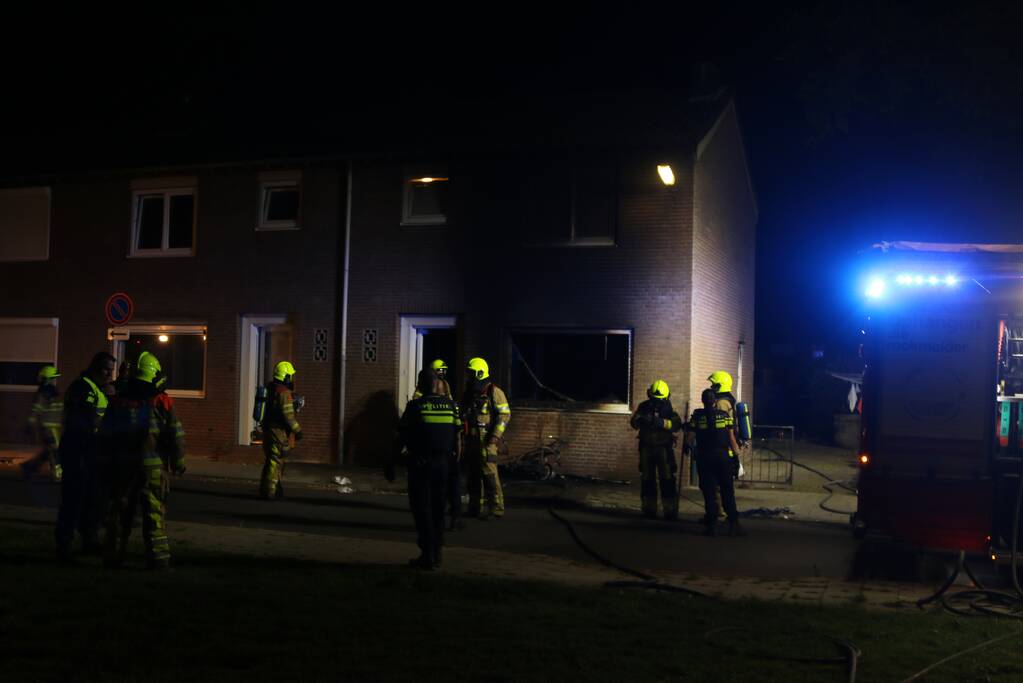 Veel schade aan woning door brandende scooter