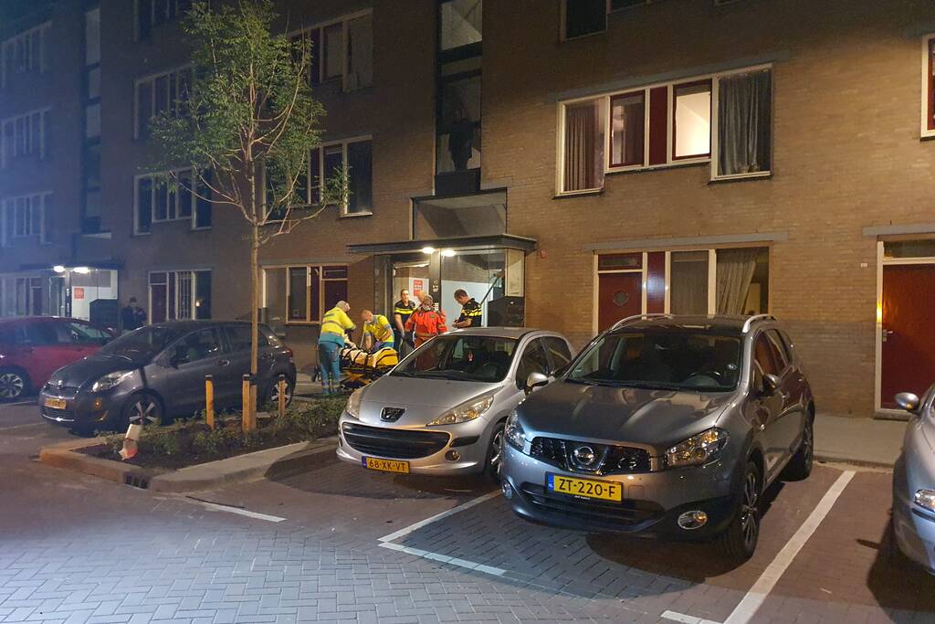 Persoon zwaargewond na steekpartij in woning