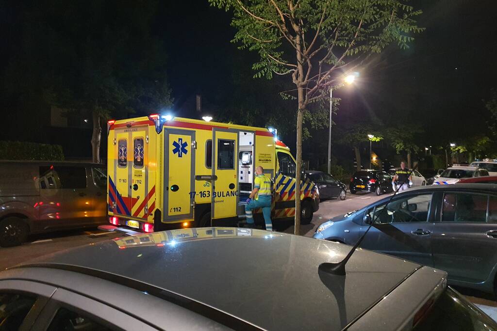 Persoon zwaargewond na steekpartij in woning