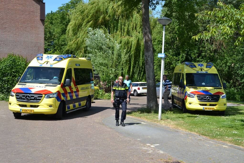 Traumahelikopter landt na val van trap