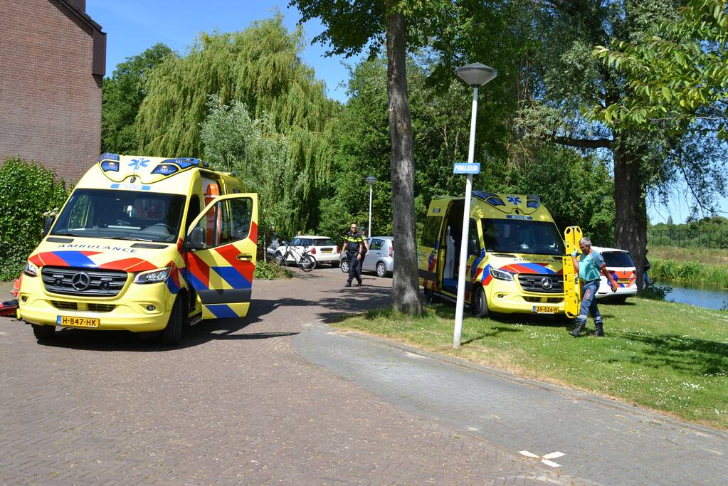 Traumahelikopter landt na val van trap