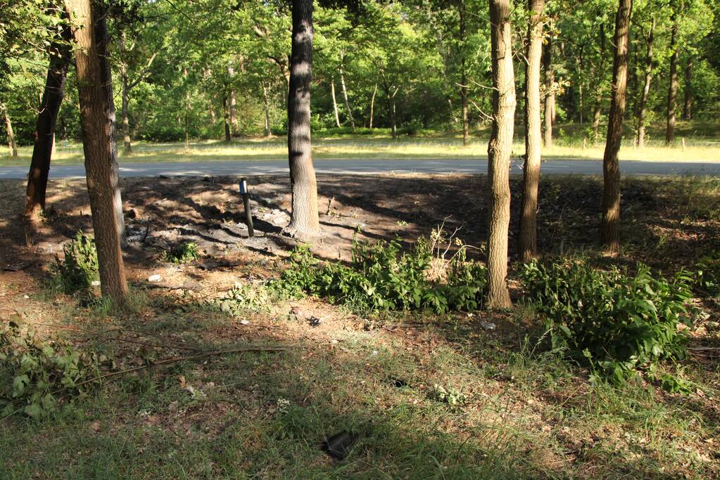 Bloemen neergelegd na tragisch verkeersongeval