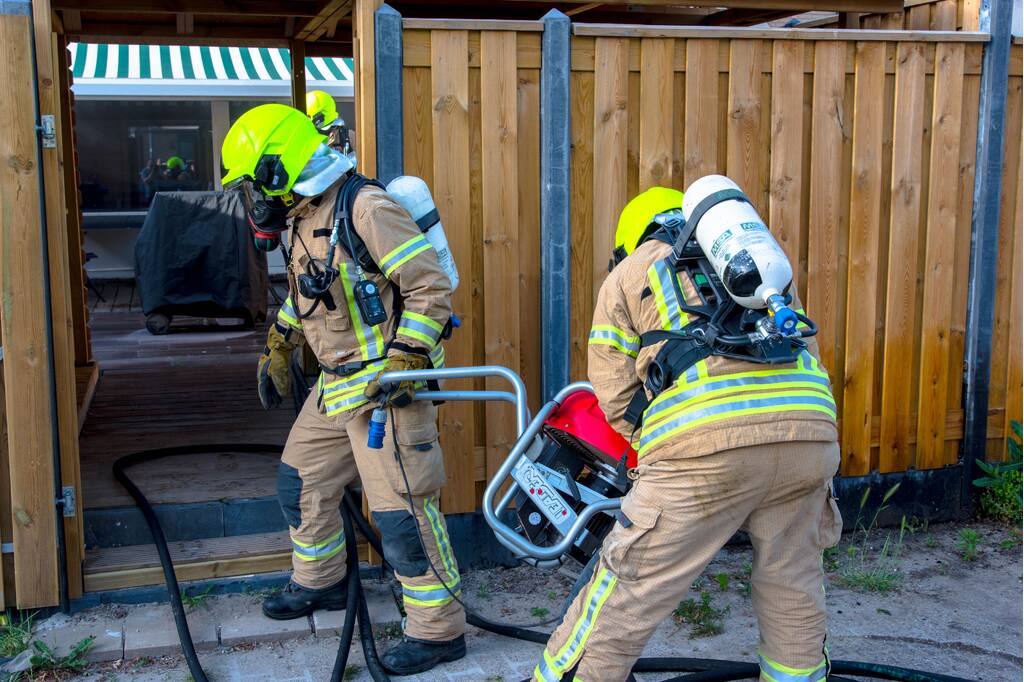 Oplader veroorzaakt forse brand in woning
