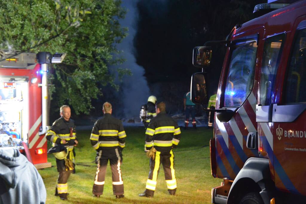 Caravan gaat in vlammen op