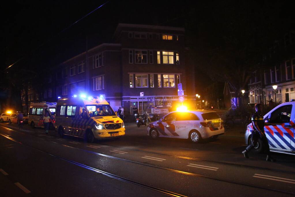 Gewonde na aanrijding tussen scooter en maaltijdbezorger