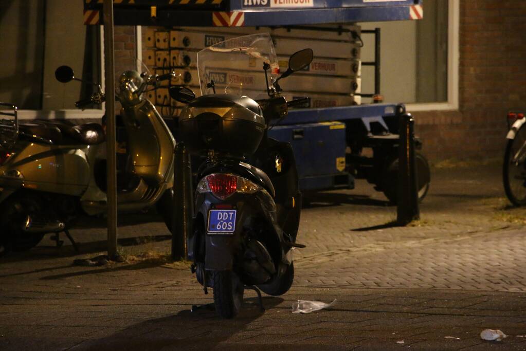 Gewonde na aanrijding tussen scooter en maaltijdbezorger